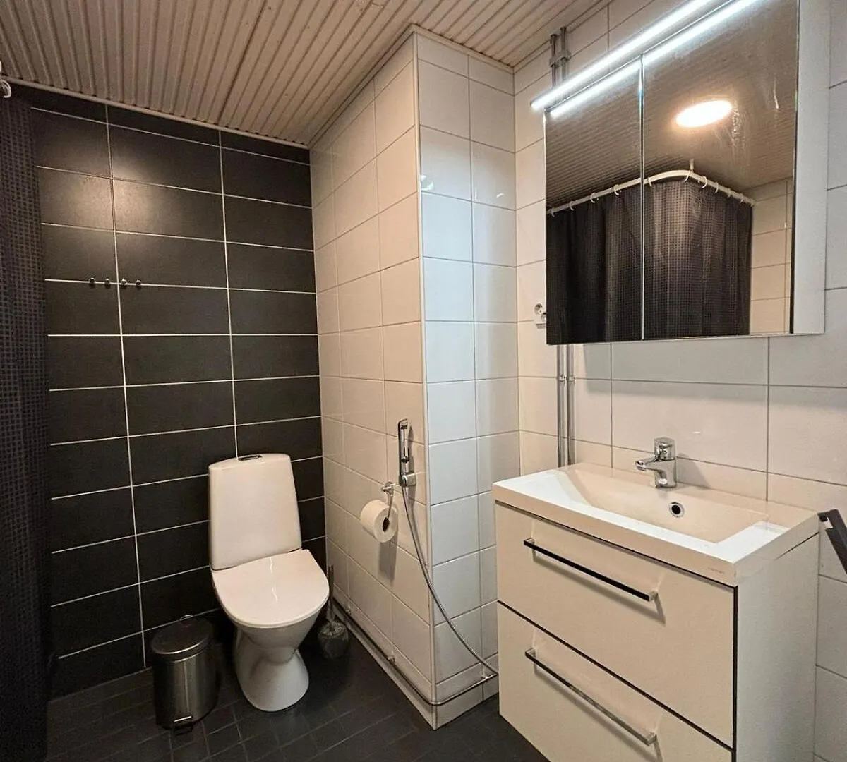 Three Bedroom In Heart Of Tikkurila Vantaa Finland